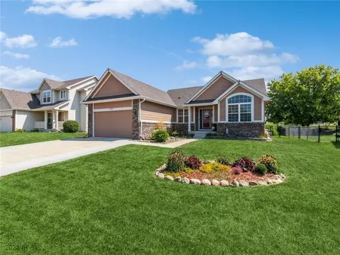 1819 SE Clover Ridge Dr, Ankeny, IA 50021