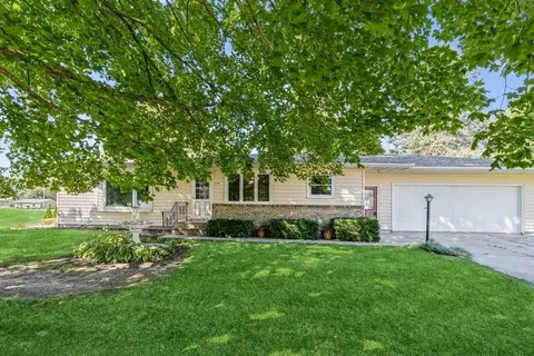 106 9th Ave, Sully, IA 50251