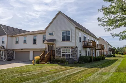 160 80th St #103, West Des Moines, IA 50266