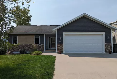 618 Crystal St, Ames, IA 50010