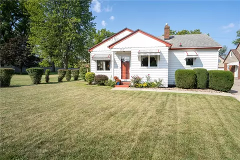 3618 Indianola Ave, Des Moines, IA 50320