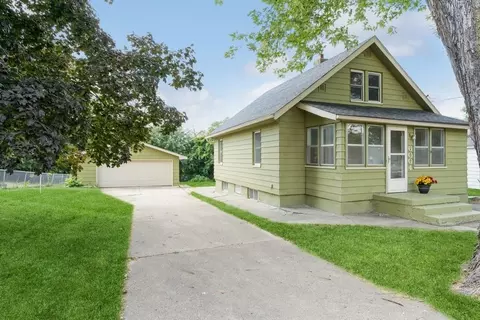 6004 SW 2nd St, Des Moines, IA 50315