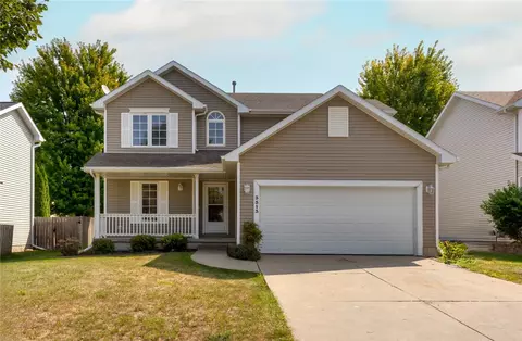 3313 Brook Ridge Ct, Des Moines, IA 50317