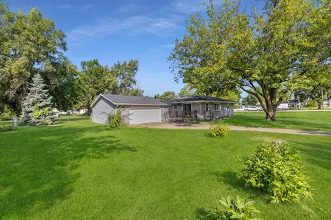 412 Walnut Ave NW, Mitchellville, IA 50169