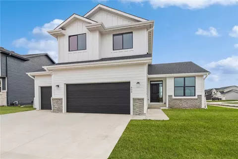 403 NE 58th St, Ankeny, IA 50021