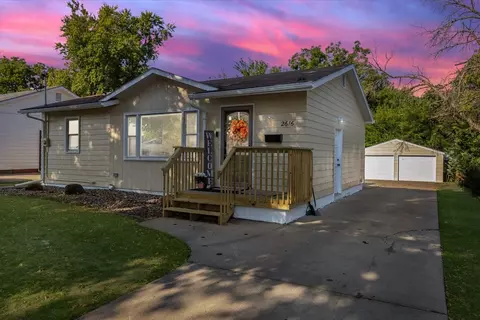 2616 Sampson St, Des Moines, IA 50313