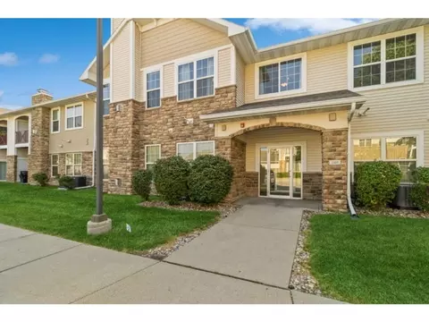 1307 SE University Ave #208, Waukee, IA 50263