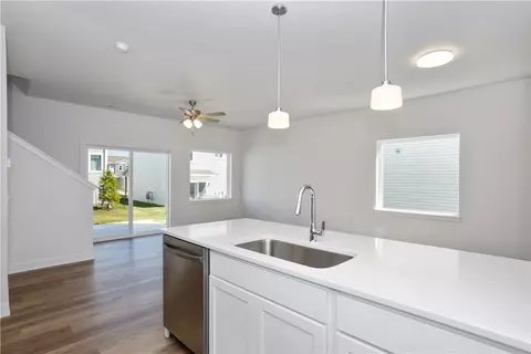 807 Greenwell Pl, Norwalk, IA 50211