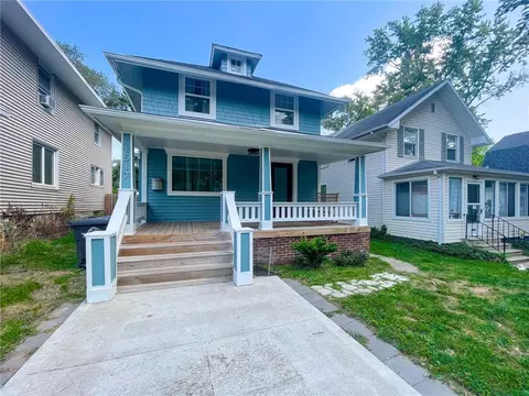 1517 E 9th St, Des Moines, IA 50316