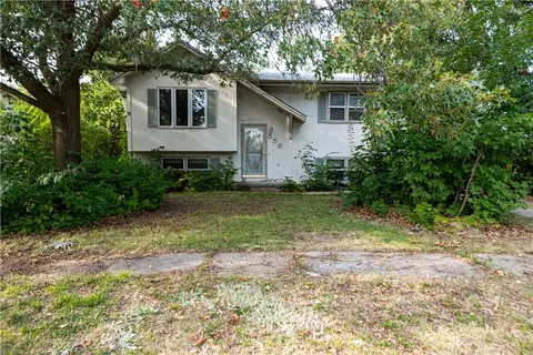 556 S 13th Ave E, Newton, IA 50208