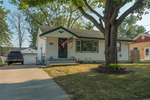 2479 E Douglas Ave, Des Moines, IA 50317