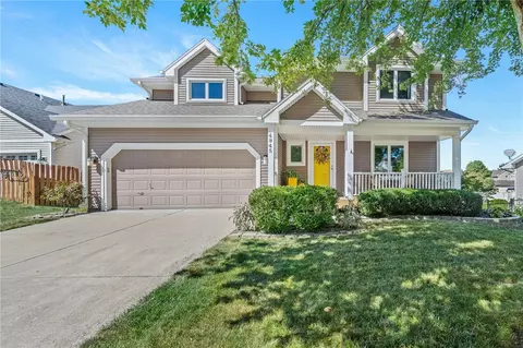 4945 Raintree Dr, West Des Moines, IA 50265