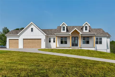 6062 Highway 28 Hwy, Norwalk, IA 50211