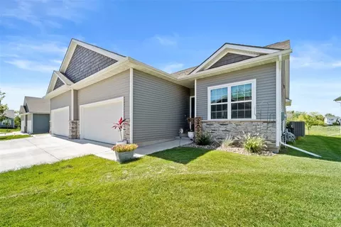 820 Pinehurst Way, Polk City, IA 50226
