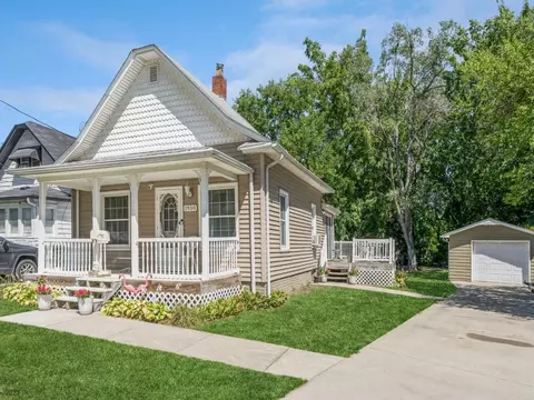 1930 Burson St, Des Moines, IA 50316