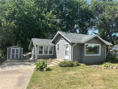1334 60th St, Des Moines, IA 50311