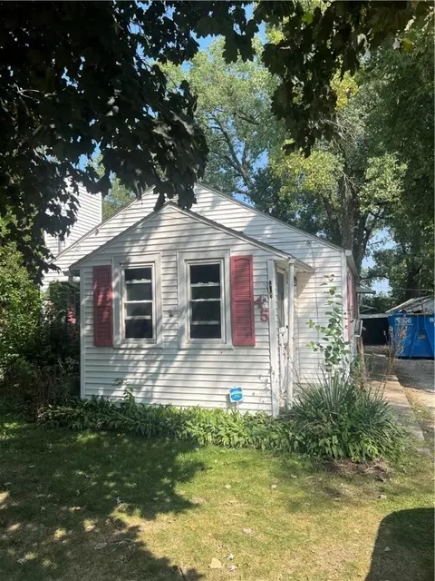 45 NW 46th Pl, Des Moines, IA 50313