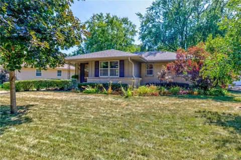3852 Valdez Dr, Des Moines, IA 50310