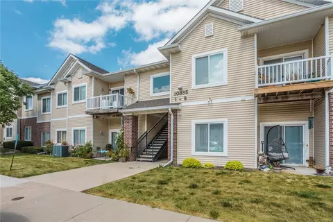 10335 Norfolk Dr #4, Johnston, IA 50131
