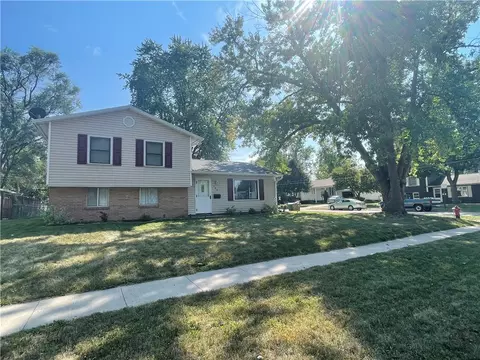 502 6th Street Pl SE, Altoona, IA 50009