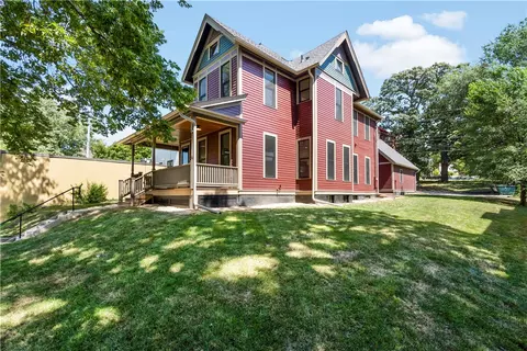 693 19th St, Des Moines, IA 50314