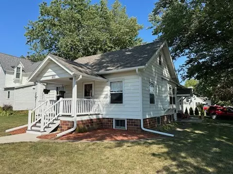 601 W Locust St, Ogden, IA 50212