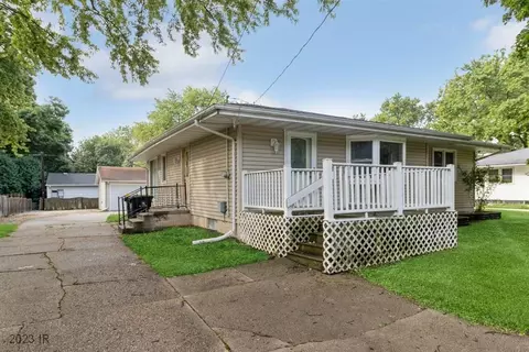 240 Northview Dr, Waukee, IA 50263