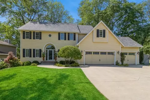 567 S 34th Ct, West Des Moines, IA 50265