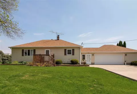 704 S Monroe St, Monroe, IA 50170