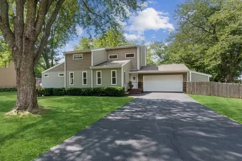 5372 NW 90th Ct, Johnston, IA 50131