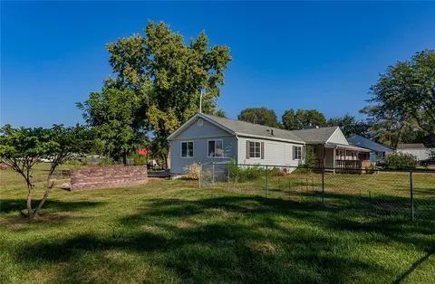 3820 NE 44th Dr NE, Des Moines, IA 50317