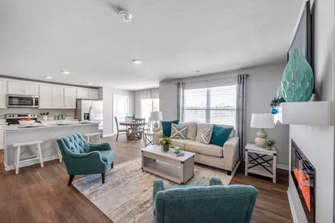 14234 Bentwood Dr, Urbandale, IA 50323