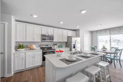 14232 Bentwood Dr, Urbandale, IA 50323