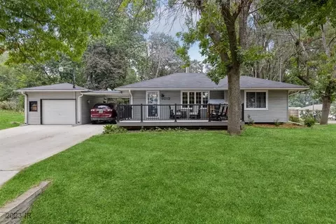 5013 NE 12th St, Des Moines, IA 50313