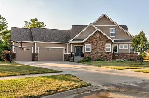 905 NW Cedar Ct, Ankeny, IA 50023