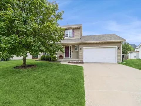 330 NE Cardinal Ln, Waukee, IA 50263