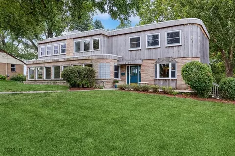 2120 Thornton Dr, Des Moines, IA 50321