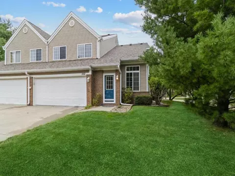 6855 Woodland Ave #102, West Des Moines, IA 50266