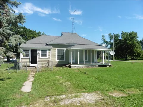 605 N Eaton St, Humeston, IA 50123