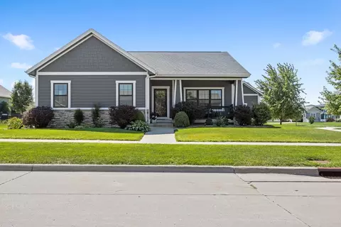 715 SW 12th St, Ankeny, IA 50023