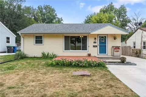 3249 Dubuque Ave, Des Moines, IA 50317