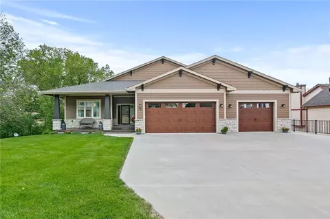 731 SE 61st St, Pleasant Hill, IA 50327