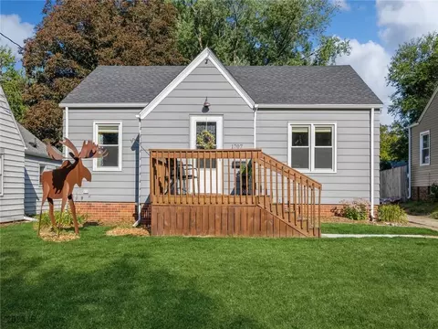 1707 47th St, Des Moines, IA 50310