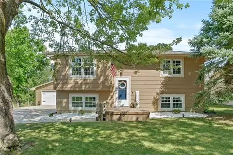 1605 S 14th St, Adel, IA 50003