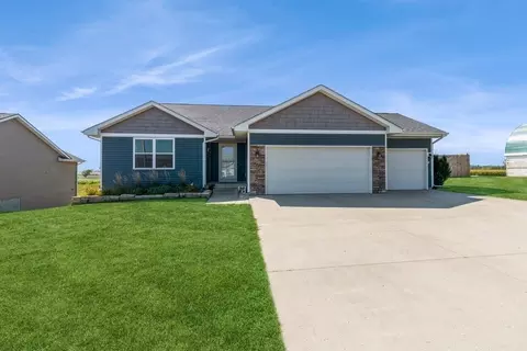 428 Southern Prairie Dr, Madrid, IA 50156