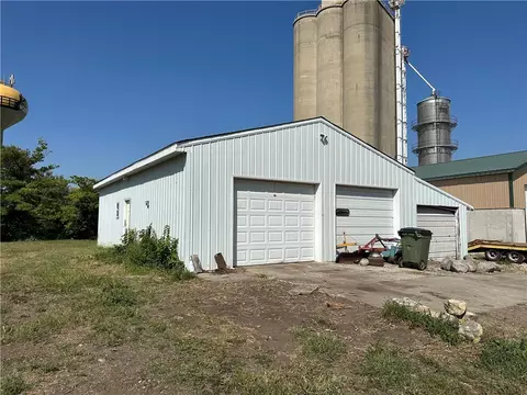 208 E 1st St, Woodward, IA 50276