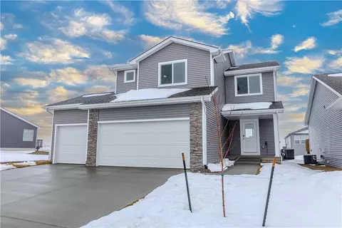 905 Willow Valley Dr, Norwalk, IA 50211