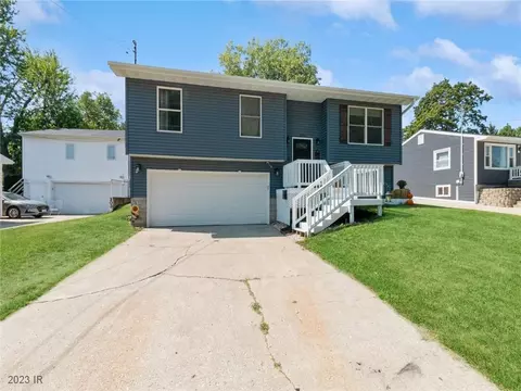 305 W 16th St N, Newton, IA 50208