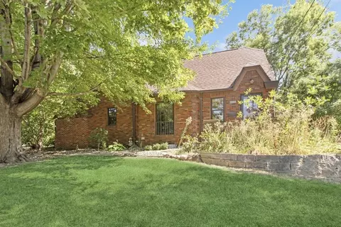1211 65th St, Windsor Heights, IA 50324