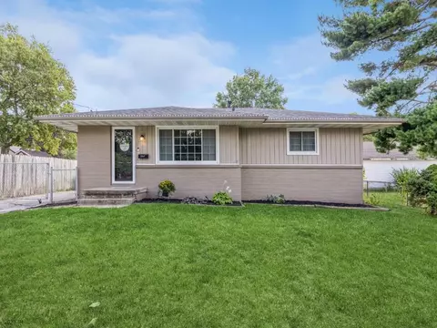 2747 Skeies Dr, Des Moines, IA 50317